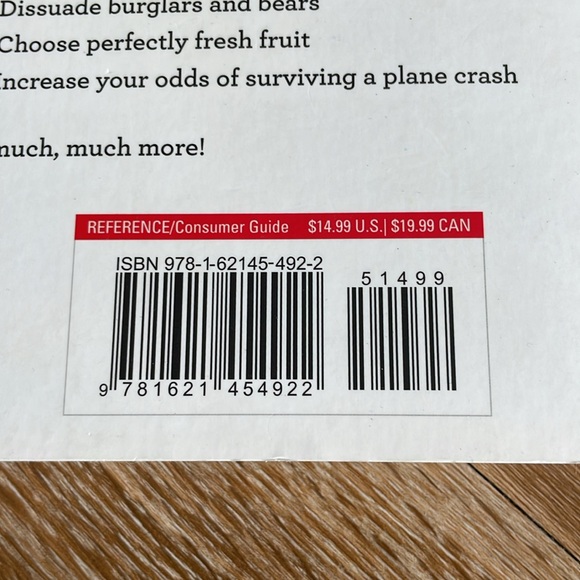 NWT Readers Digest book EVERYDAY SURVIVAL HACKS - Picture 4 of 5